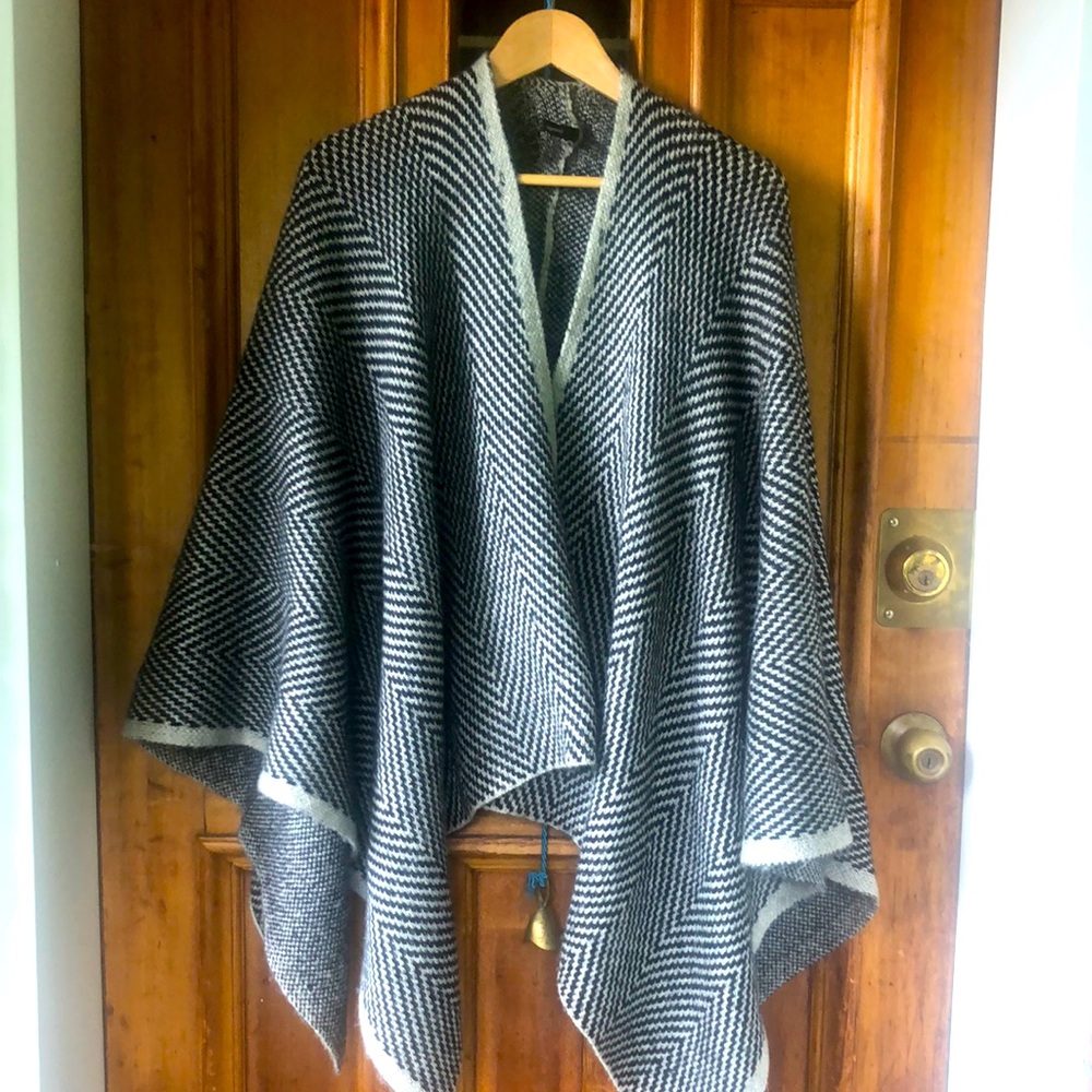 Women’s Woolen Shawl/ Cape Herringbone print